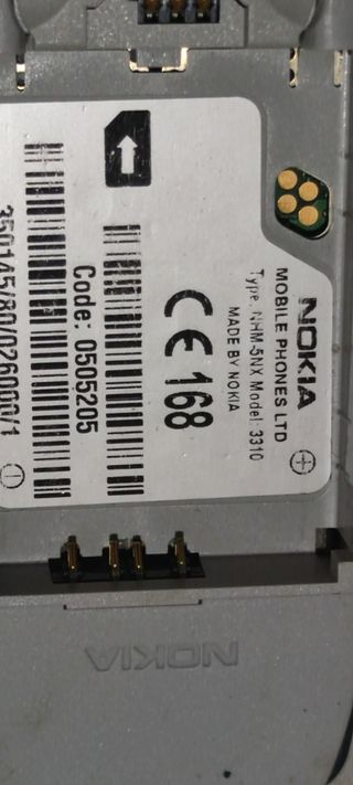 teléfono Nokia 3310 antiguo