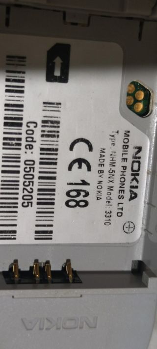 teléfono Nokia 3310 antiguo