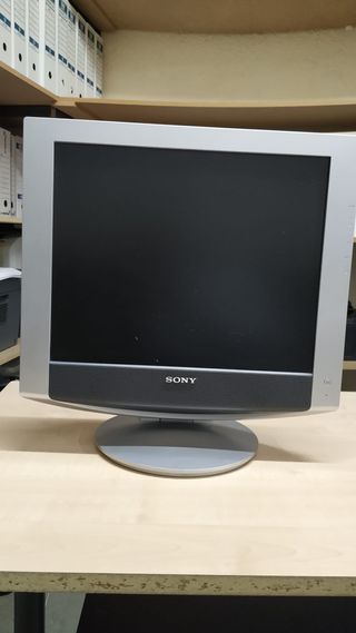 Monitor Sony SDM-HX73 con altavoces incluidos