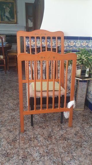 Cuna  de madera, desmontable.
