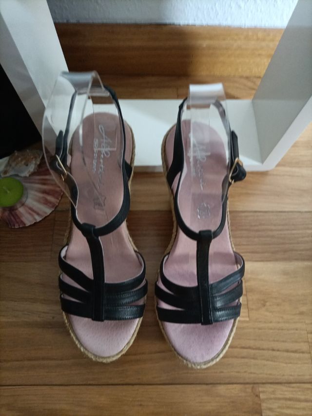 CUÑAS PIEL SANDALIAS