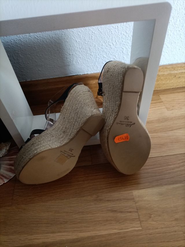 CUÑAS PIEL SANDALIAS