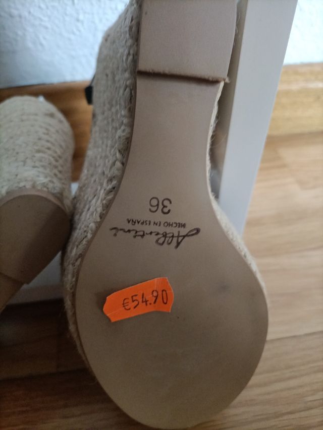 CUÑAS PIEL SANDALIAS