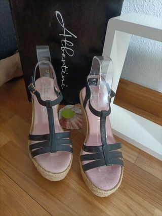 CUÑAS PIEL SANDALIAS