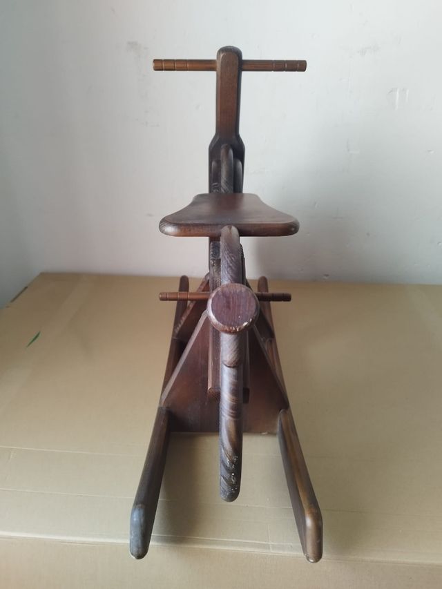 Balancín madera moto