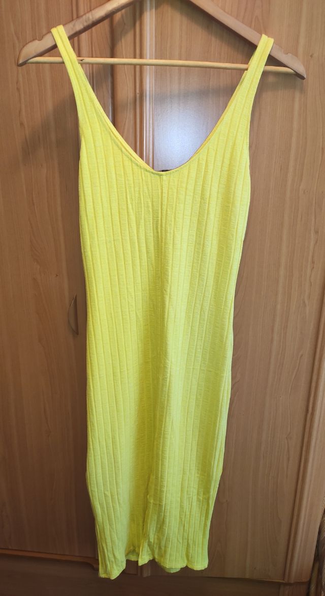 Vestido amarillo Zara