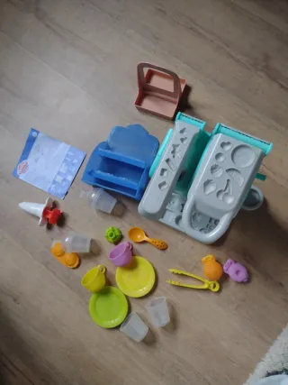 Juego cafetería pastelería Play Doh + regalo.