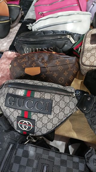 riñonera  emporio  Armani 