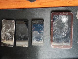 Móviles y tablet para piezas