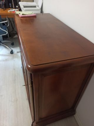 Aparador mediano muy nuevo abedul nuevo