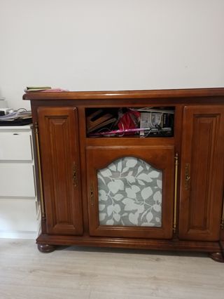Aparador mediano muy nuevo abedul nuevo
