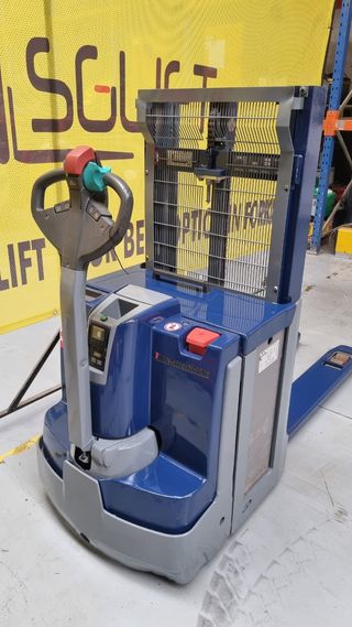 traspaleta apiladora jungheinrich