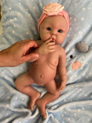 Bebé reborn niña de silicona de platino