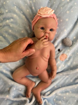 Bebé reborn niña de silicona de platino