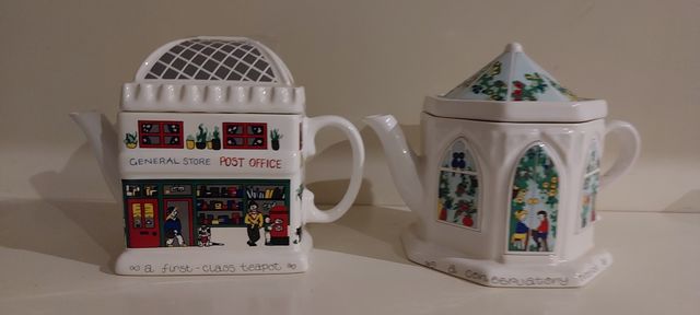 Juego de 6 teteras + azucarero y lechera.