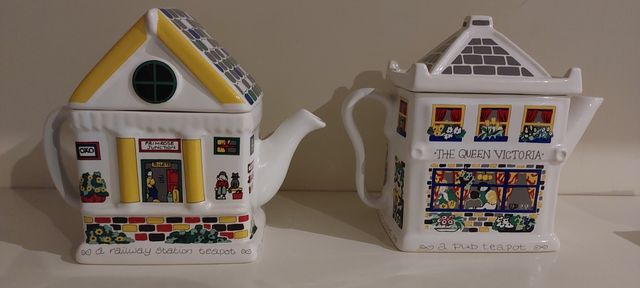 Juego de 6 teteras + azucarero y lechera.