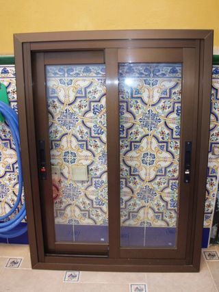 ventana de aluminio 1 m. x 1.60 cm