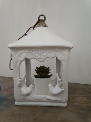 Farol de cerámica blanca