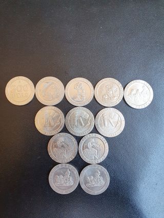 8 MONEDAS DISTINTAS DE 200 PESETAS (PACK)