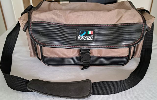 Borsa porta fotocamera a tracolla