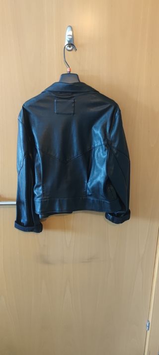 Chaqueta cortita polipiel