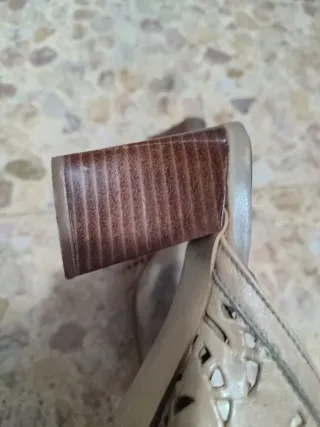 sandalias de tacon piel