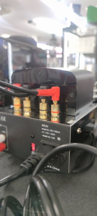 Altavoces+Amplificador con válvulas AKAI 1002 IX