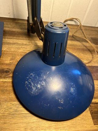 Lámpara de diseño LUPELA con base de hierro