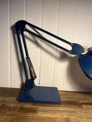 Lámpara de diseño LUPELA con base de hierro