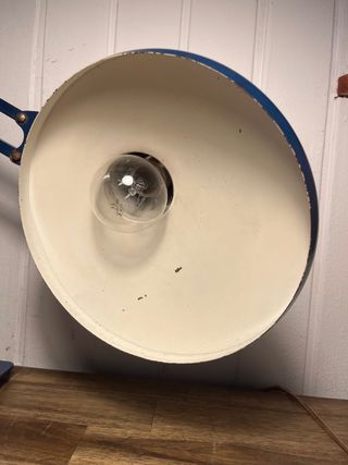 Lámpara de diseño LUPELA con base de hierro