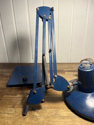 Lámpara de diseño LUPELA con base de hierro