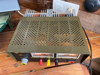 Fuente de alimentacion ZETAGI 25 Amperios