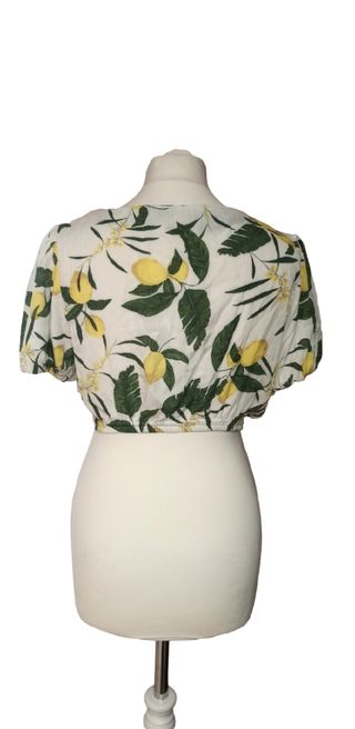 Croptop blanco estampado limones de Pull & Bear