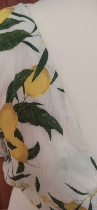 Croptop blanco estampado limones de Pull & Bear
