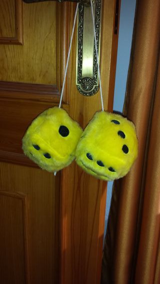 Dados de peluche