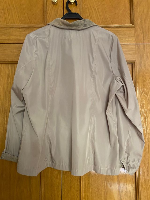 Chaqueta temporada muy ligera