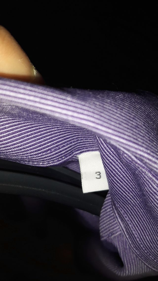 Camisa morada de hombre