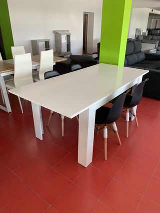 MESA EXTENSIBLE + 4 SILLAS !OFERTA!