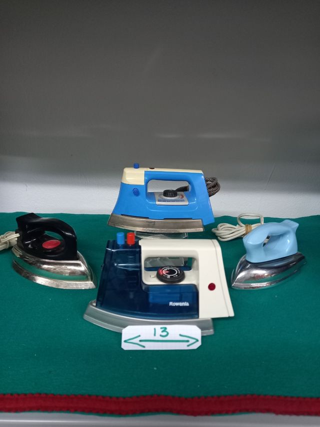 4 piatti giocattolo antichi