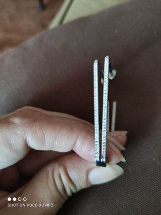 Pendientes con brillo, plateados