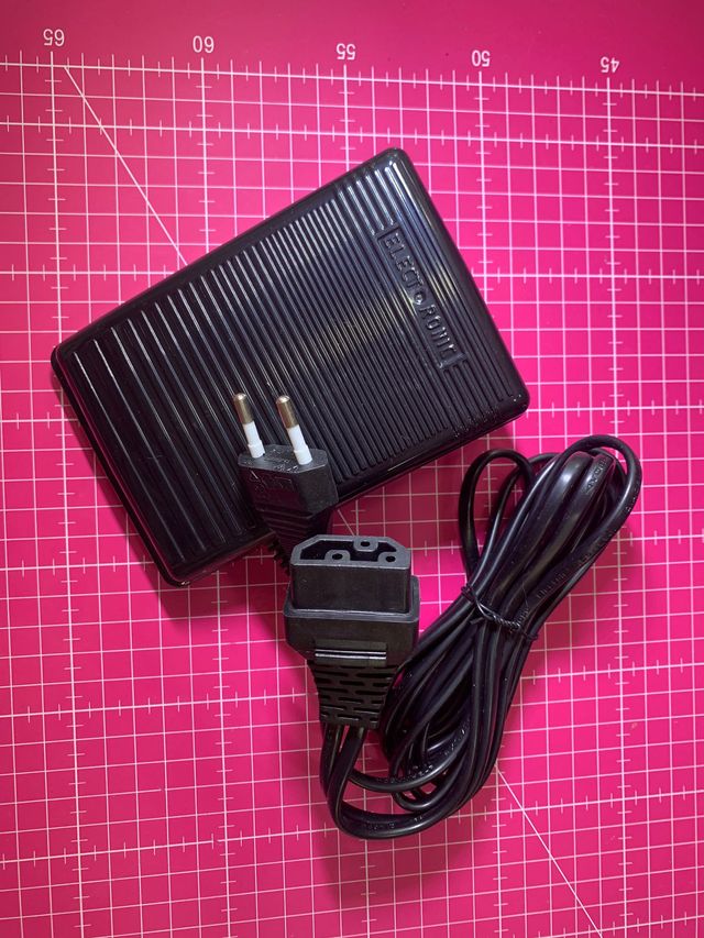 Pedal para Máquinas de Coser Toyota RS2000