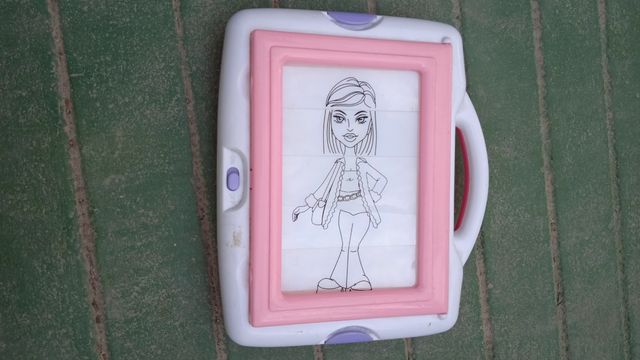 Juego de calcomania para niñas