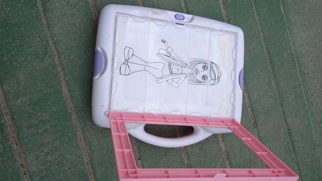 Juego de calcomania para niñas