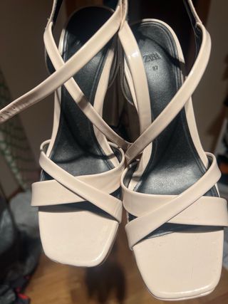 Sandalia tacon zara