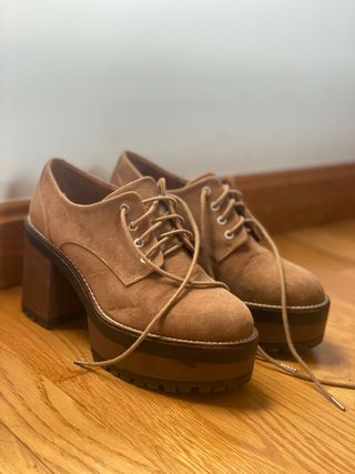 Zapato marrón claro