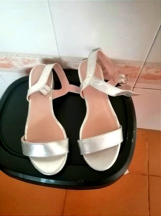 Sandalias plateadas