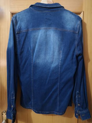 Sobrecamisa jeans de Bershka