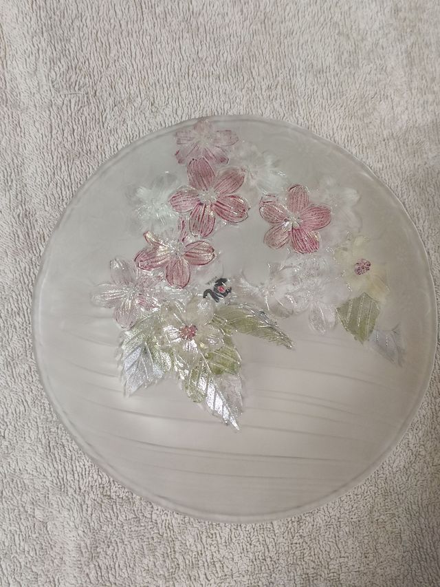 Pequeño plato japones decorado con flores JC