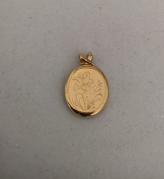 Colgante antiguo oro y nácar