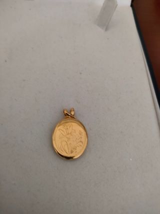 Colgante antiguo oro y nácar